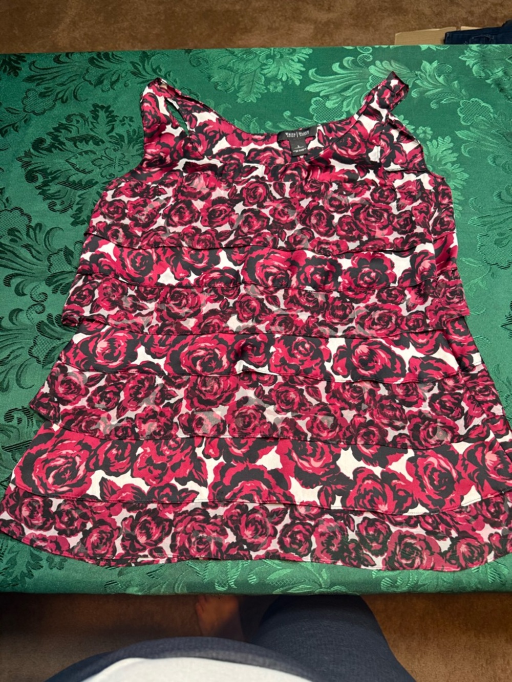 Rose Print Tiered Sleeveless Top white & Black